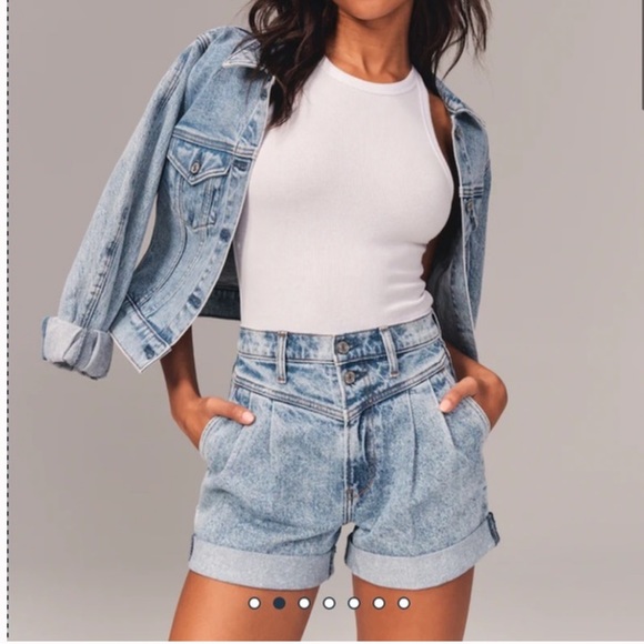 Abercrombie & Fitch Pants - abercrombie & fitch the 80's mom short ultra high rise